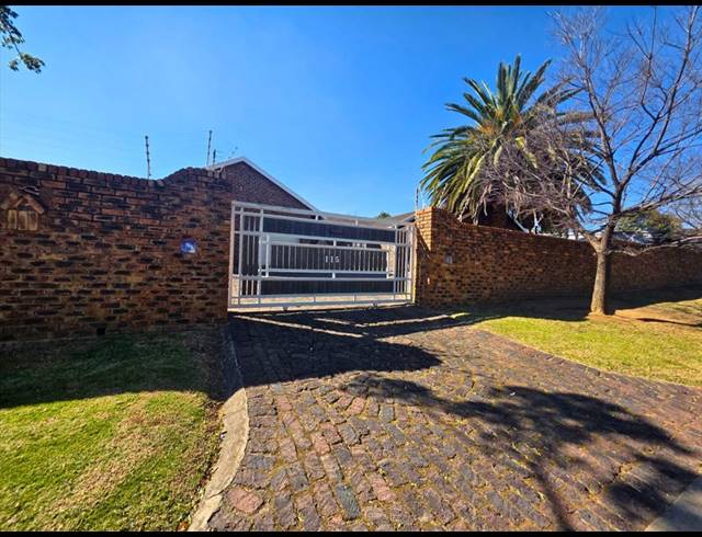 3 BEDROOM FREEHOLD FOR SALE IN NORKEM PARK